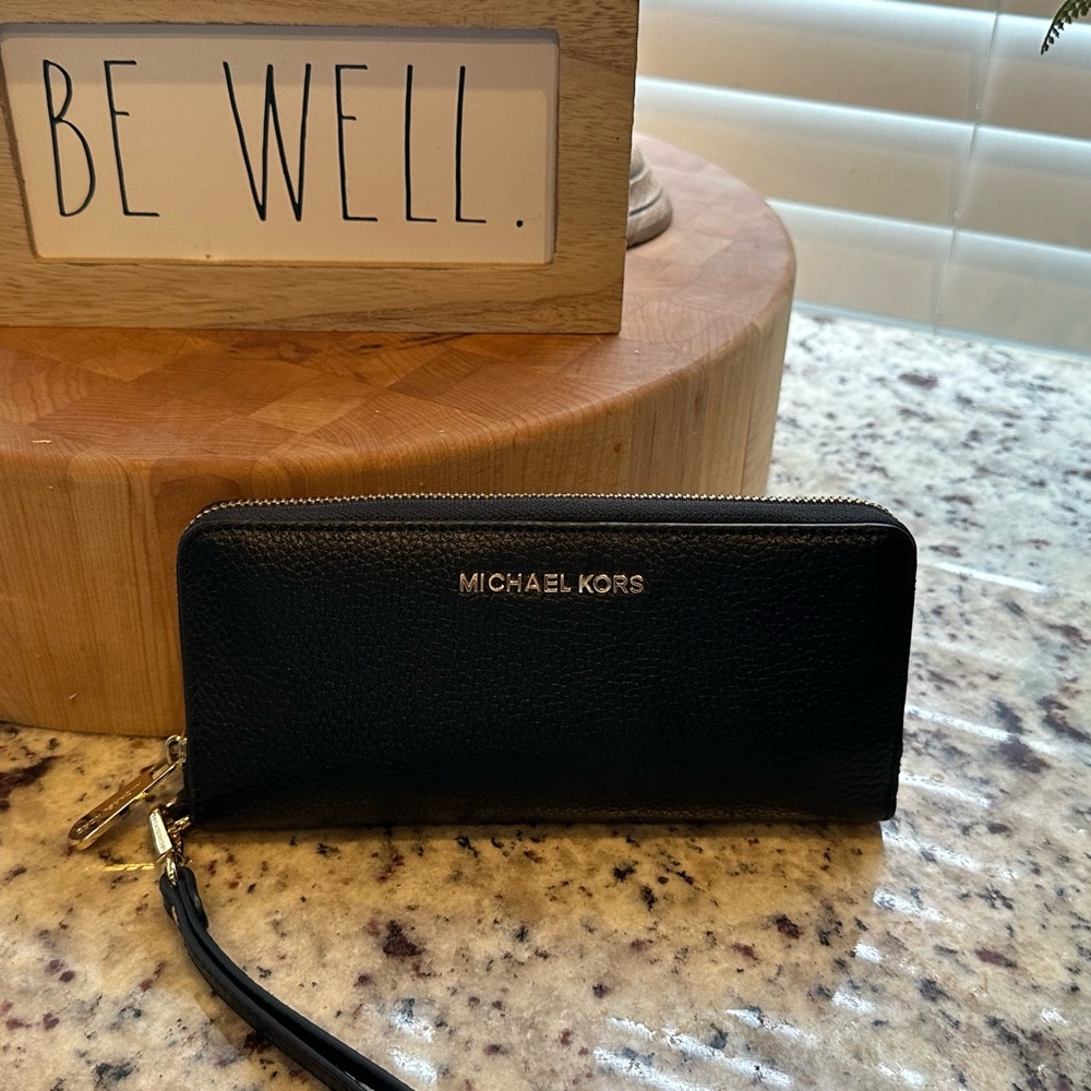 Michael Kors Wallet wristlet